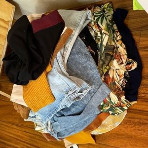 CLOSET CLEAN OUT!! Sale!! Sizes Small and Medium Clothing!